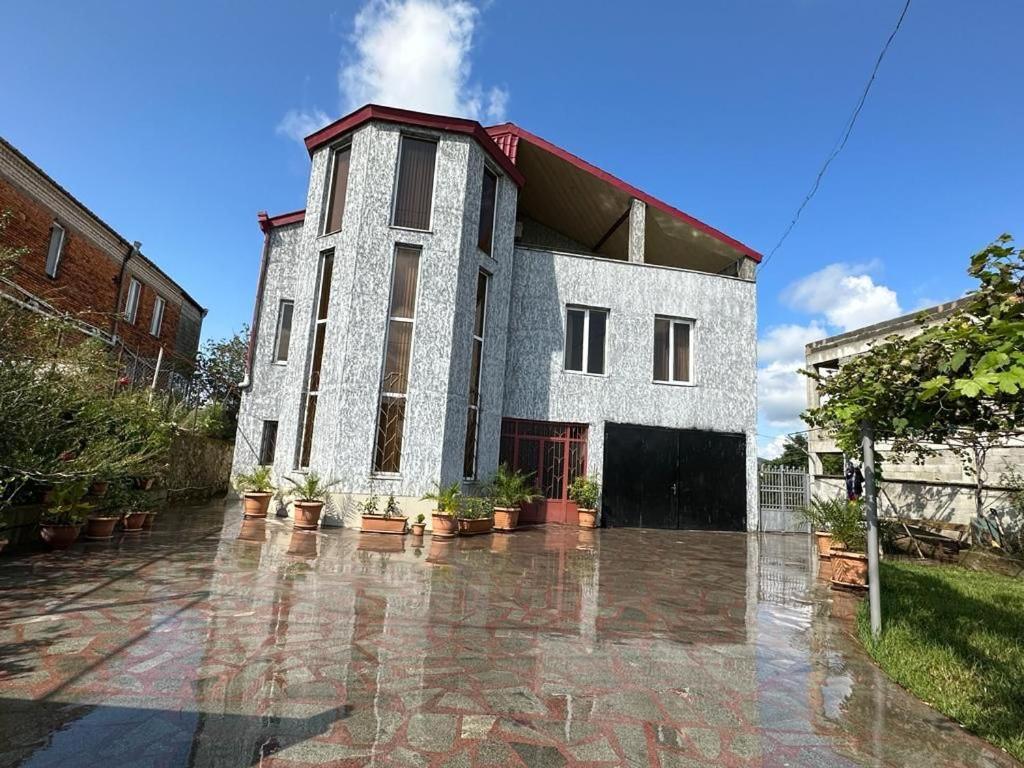 Happy House Apartment Kutaisi Exterior photo